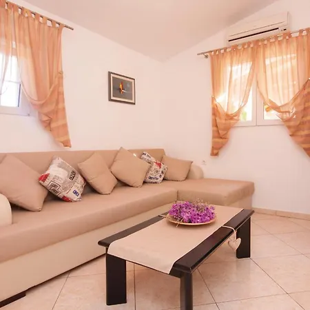 Holiday home Awesome In Sibenik With Wifi