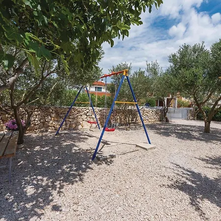 Holiday home Awesome In Sibenik With Wifi *