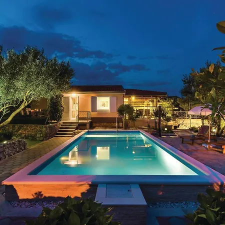 Holiday home Awesome In Sibenik With Wifi *