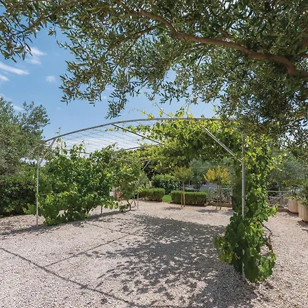 Holiday home Awesome In Sibenik With Wifi *